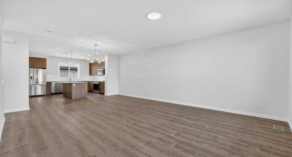 40 Creekside Way, Calgary, Alberta T2X 6E2, 3 Bedrooms Bedrooms, ,3 BathroomsBathrooms,Residential,For Sale,Creekside,A2329248