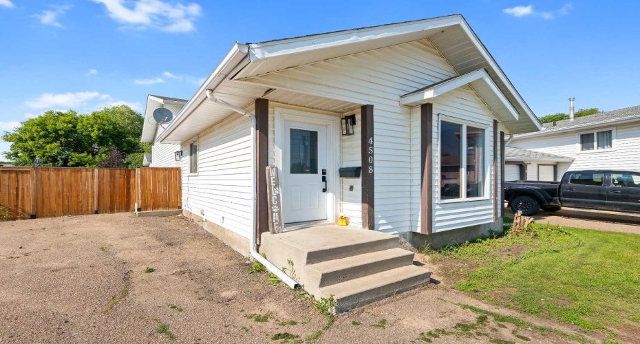 4508 30A Street Close, Lloydminster, Saskatchewan S9V 1X7, 5 Bedrooms Bedrooms, ,2 BathroomsBathrooms,Residential,For Sale,30A,A2329251