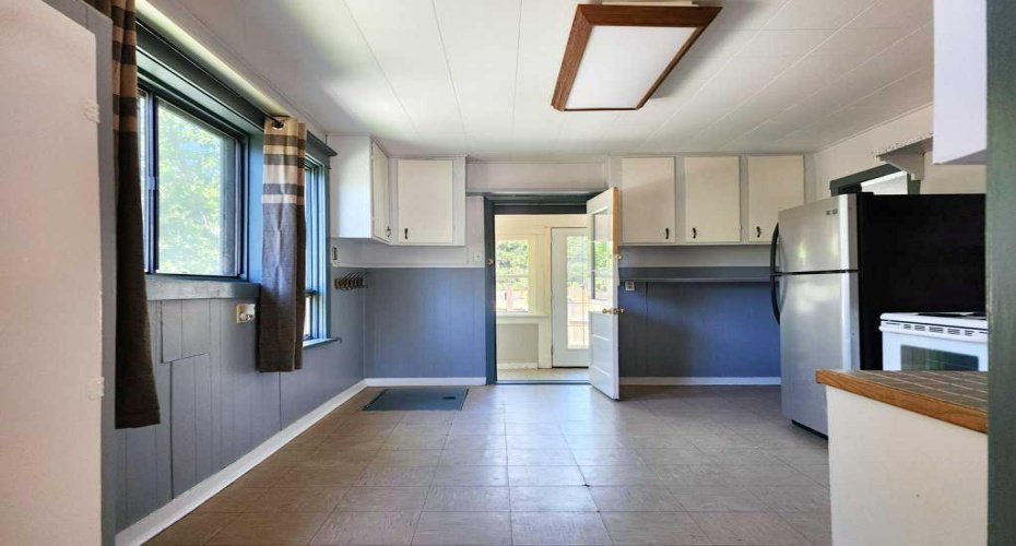 2229 210 Street, Bellevue, Alberta T0K 0C0, 2 Bedrooms Bedrooms, ,1 BathroomBathrooms,Residential,For Sale,210,A2329252