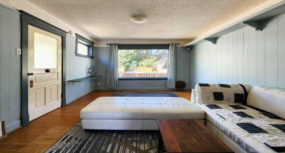2229 210 Street, Bellevue, Alberta T0K 0C0, 2 Bedrooms Bedrooms, ,1 BathroomBathrooms,Residential,For Sale,210,A2329252