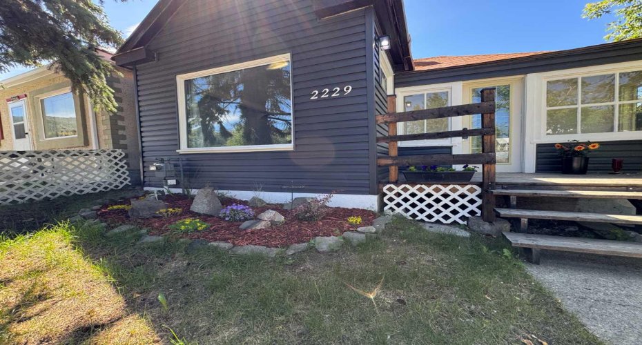 2229 210 Street, Bellevue, Alberta T0K 0C0, 2 Bedrooms Bedrooms, ,1 BathroomBathrooms,Residential,For Sale,210,A2329252