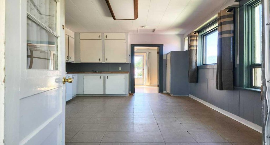 2229 210 Street, Bellevue, Alberta T0K 0C0, 2 Bedrooms Bedrooms, ,1 BathroomBathrooms,Residential,For Sale,210,A2329252