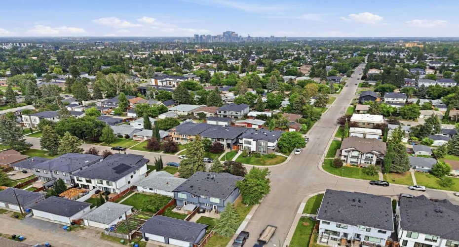 3138 44 Street, Calgary, Alberta T3E 3R6, 4 Bedrooms Bedrooms, ,4 BathroomsBathrooms,Residential,For Sale,44,A2329262