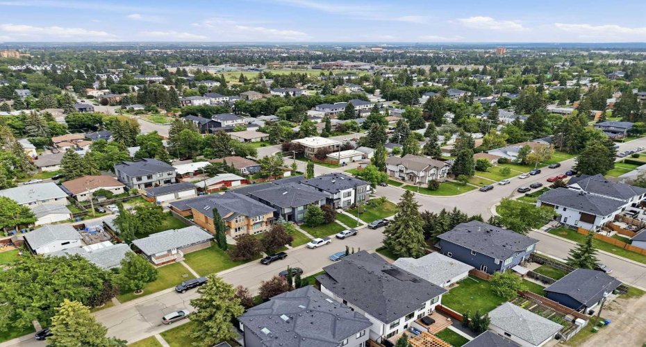 3138 44 Street, Calgary, Alberta T3E 3R6, 4 Bedrooms Bedrooms, ,4 BathroomsBathrooms,Residential,For Sale,44,A2329262