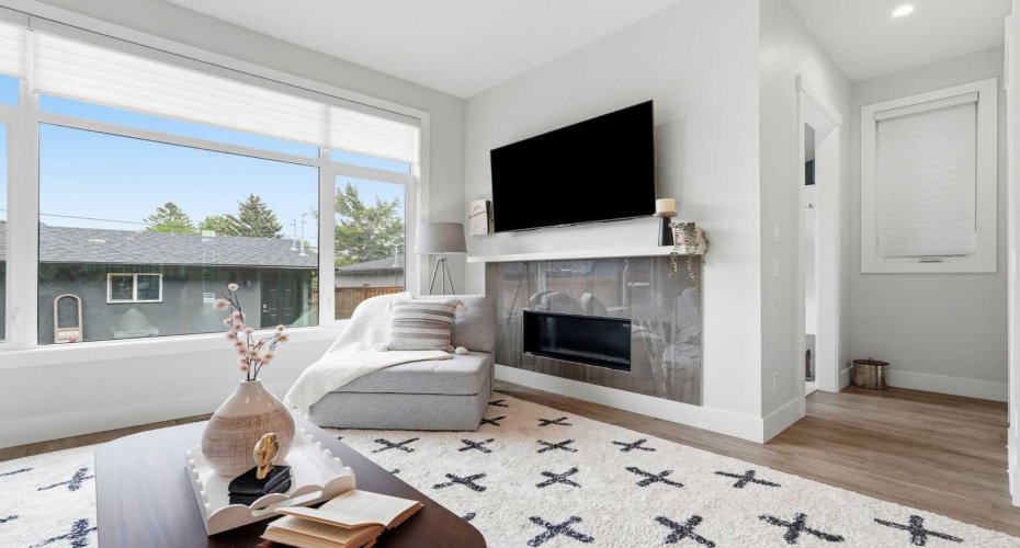 3138 44 Street, Calgary, Alberta T3E 3R6, 4 Bedrooms Bedrooms, ,4 BathroomsBathrooms,Residential,For Sale,44,A2329262