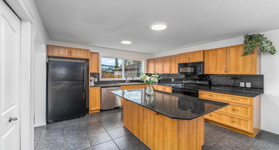 15 Panora Square, Calgary, Alberta T3K 0R8, 3 Bedrooms Bedrooms, ,3 BathroomsBathrooms,Residential,For Sale,Panora,A2329275