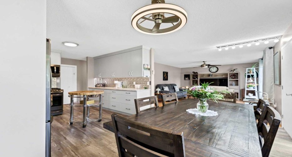 2689 Thompson Crescent, Medicine Hat, Alberta T1B 1C5, 4 Bedrooms Bedrooms, ,2 BathroomsBathrooms,Residential,For Sale,Thompson,A2329282
