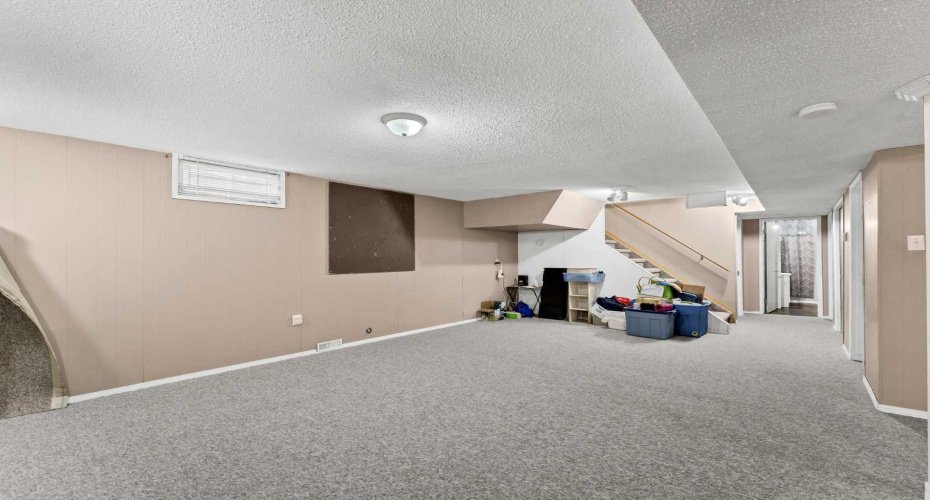 2689 Thompson Crescent, Medicine Hat, Alberta T1B 1C5, 4 Bedrooms Bedrooms, ,2 BathroomsBathrooms,Residential,For Sale,Thompson,A2329282