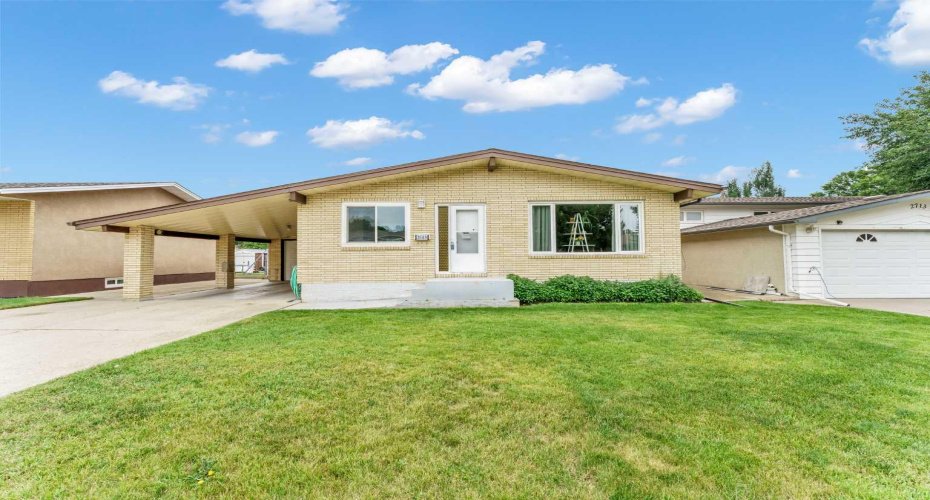 2689 Thompson Crescent, Medicine Hat, Alberta T1B 1C5, 4 Bedrooms Bedrooms, ,2 BathroomsBathrooms,Residential,For Sale,Thompson,A2329282