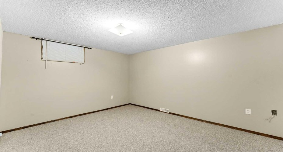 2689 Thompson Crescent, Medicine Hat, Alberta T1B 1C5, 4 Bedrooms Bedrooms, ,2 BathroomsBathrooms,Residential,For Sale,Thompson,A2329282