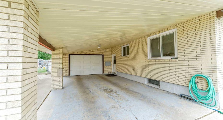 2689 Thompson Crescent, Medicine Hat, Alberta T1B 1C5, 4 Bedrooms Bedrooms, ,2 BathroomsBathrooms,Residential,For Sale,Thompson,A2329282