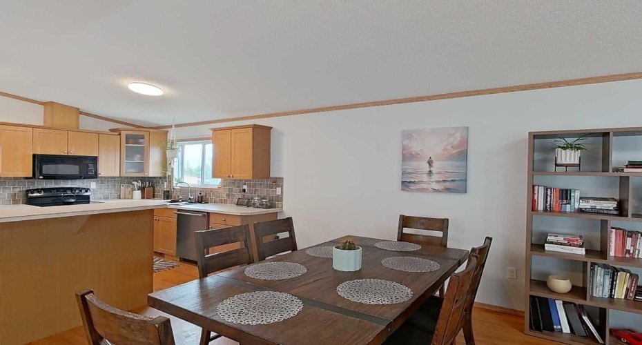 114 10 Street, Canyon Creek, Alberta T0G 0M0, 3 Bedrooms Bedrooms, ,2 BathroomsBathrooms,Residential,For Sale,10,A2329292