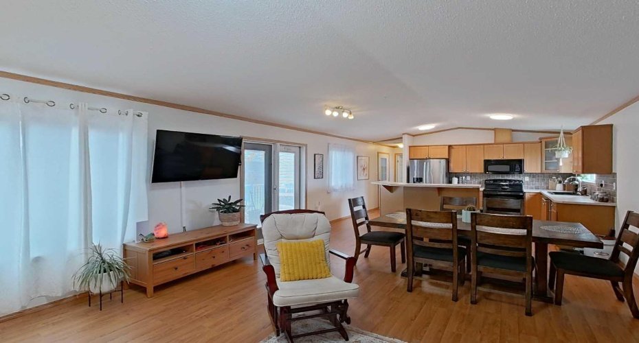 114 10 Street, Canyon Creek, Alberta T0G 0M0, 3 Bedrooms Bedrooms, ,2 BathroomsBathrooms,Residential,For Sale,10,A2329292