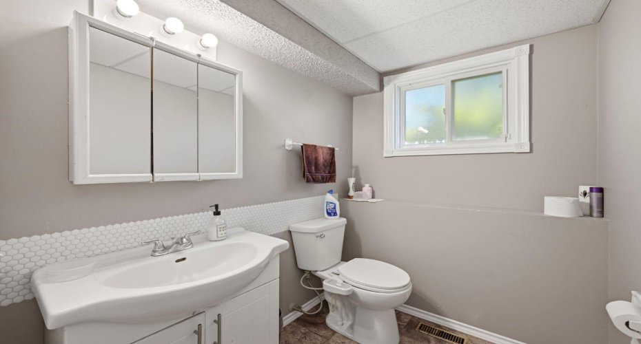 4 Fallswater Road, Calgary, Alberta T3J1B1, 4 Bedrooms Bedrooms, ,3 BathroomsBathrooms,Residential,For Sale,Fallswater,A2329294
