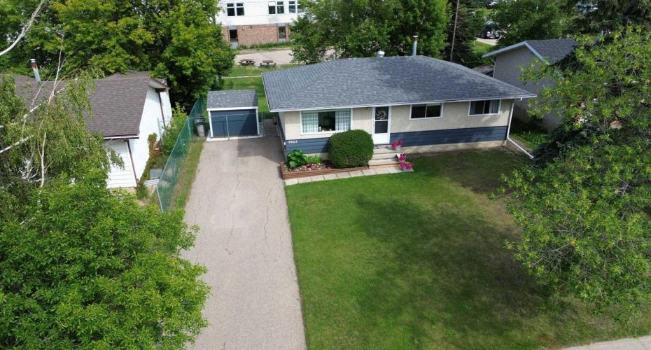 8803 98 Street, Grande Prairie, Alberta T8v2C9, 4 Bedrooms Bedrooms, ,1 BathroomBathrooms,Residential,For Sale,98,A2329295