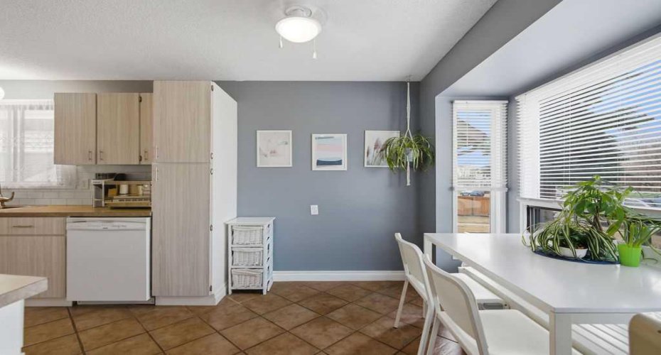96 Abberfield Crescent, Calgary, Alberta T2A 6N6, 3 Bedrooms Bedrooms, ,3 BathroomsBathrooms,Residential,For Sale,Abberfield,A2329296