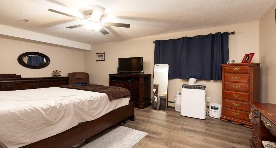 75 1 Avenue, Lethbridge, Alberta T1J 4R2, 2 Bedrooms Bedrooms, ,2 BathroomsBathrooms,Residential,For Sale,1,A2329299