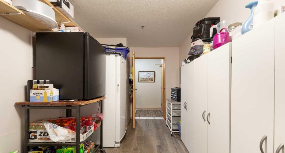 75 1 Avenue, Lethbridge, Alberta T1J 4R2, 2 Bedrooms Bedrooms, ,2 BathroomsBathrooms,Residential,For Sale,1,A2329299