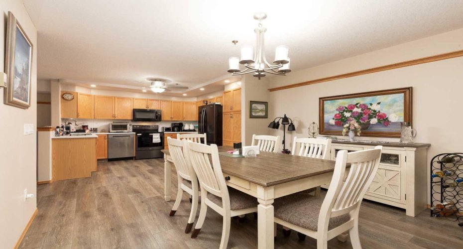 75 1 Avenue, Lethbridge, Alberta T1J 4R2, 2 Bedrooms Bedrooms, ,2 BathroomsBathrooms,Residential,For Sale,1,A2329299