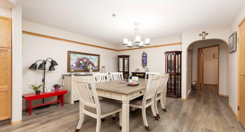 75 1 Avenue, Lethbridge, Alberta T1J 4R2, 2 Bedrooms Bedrooms, ,2 BathroomsBathrooms,Residential,For Sale,1,A2329299