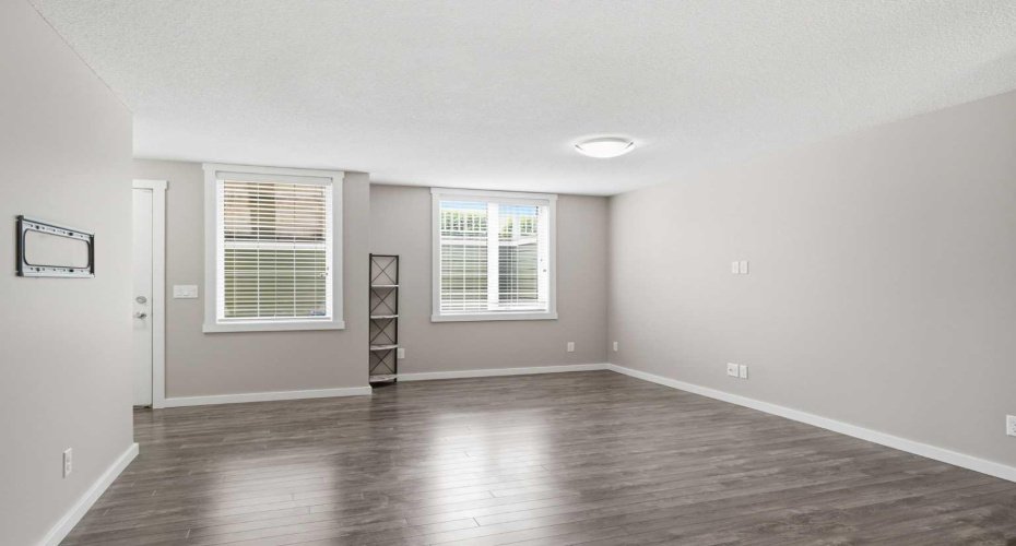 550 Mckenzie Towne Close, Calgary, Alberta T2Z 1A8, 2 Bedrooms Bedrooms, ,2 BathroomsBathrooms,Residential,For Sale,Mckenzie Towne,A2329307