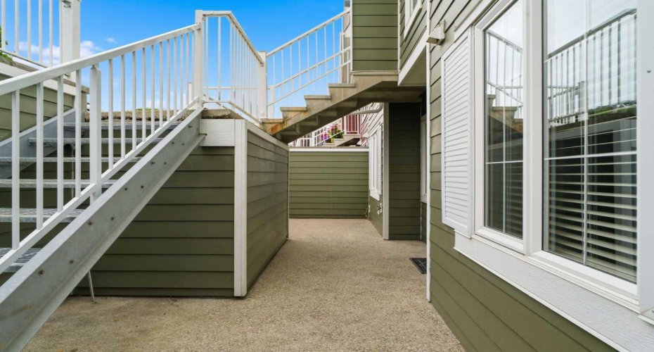 550 Mckenzie Towne Close, Calgary, Alberta T2Z 1A8, 2 Bedrooms Bedrooms, ,2 BathroomsBathrooms,Residential,For Sale,Mckenzie Towne,A2329307