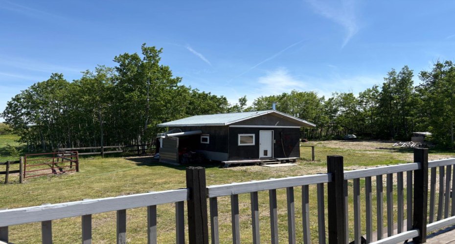 834043 120 Range, Rural Clear Hills County, Alberta T0H 0B0, 2 Bedrooms Bedrooms, ,1 BathroomBathrooms,Residential,For Sale,120,A2329318