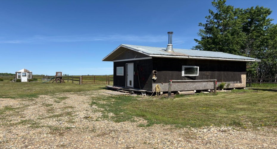 834043 120 Range, Rural Clear Hills County, Alberta T0H 0B0, 2 Bedrooms Bedrooms, ,1 BathroomBathrooms,Residential,For Sale,120,A2329318