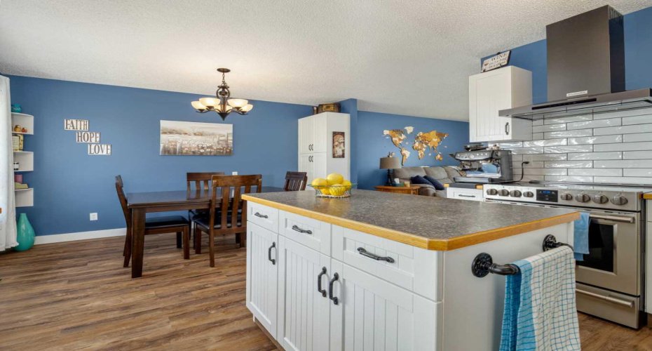 6109 57 Street, Taber, Alberta T1G 1K1, 4 Bedrooms Bedrooms, ,2 BathroomsBathrooms,Residential,For Sale,57,A2329323