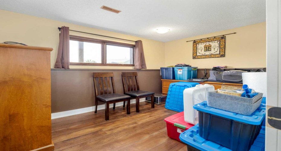 6109 57 Street, Taber, Alberta T1G 1K1, 4 Bedrooms Bedrooms, ,2 BathroomsBathrooms,Residential,For Sale,57,A2329323