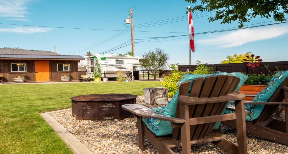 6109 57 Street, Taber, Alberta T1G 1K1, 4 Bedrooms Bedrooms, ,2 BathroomsBathrooms,Residential,For Sale,57,A2329323