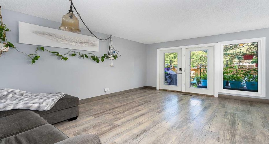 93 Grier Place, Calgary, Alberta T2K 5Y5, 3 Bedrooms Bedrooms, ,2 BathroomsBathrooms,Residential,For Sale,Grier,A2329346