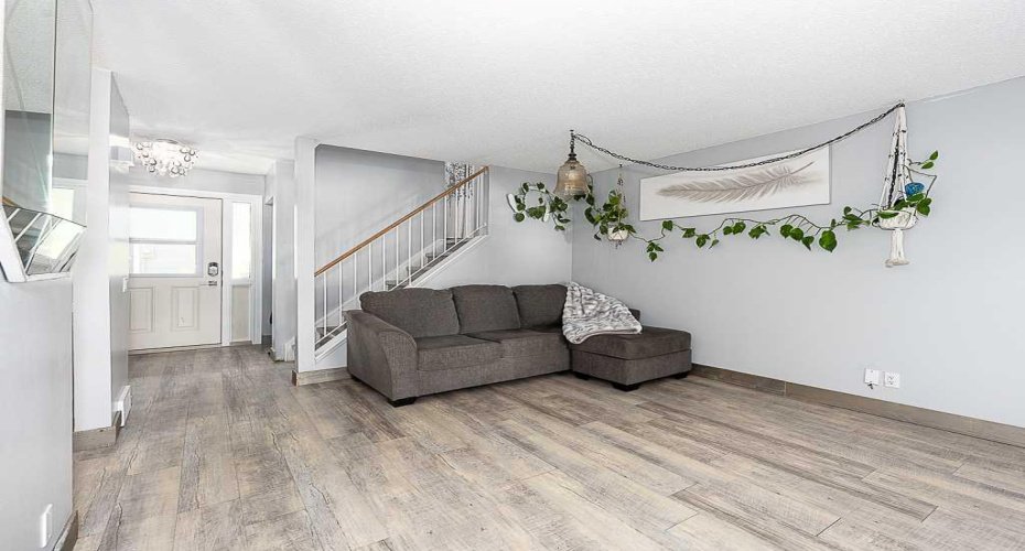 93 Grier Place, Calgary, Alberta T2K 5Y5, 3 Bedrooms Bedrooms, ,2 BathroomsBathrooms,Residential,For Sale,Grier,A2329346