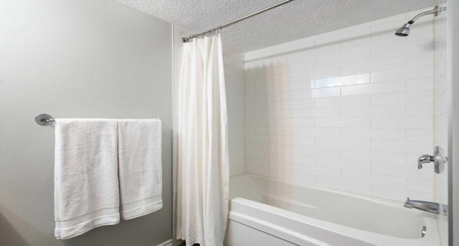 1540 29 Street, Calgary, Alberta T2N 4M1, 2 Bedrooms Bedrooms, ,1 BathroomBathrooms,Residential,For Sale,29,A2329365