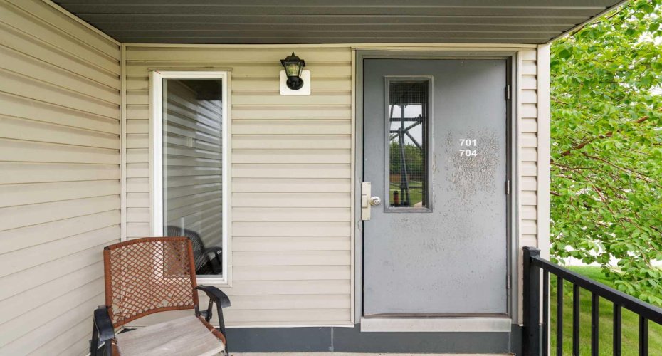 1540 29 Street, Calgary, Alberta T2N 4M1, 2 Bedrooms Bedrooms, ,1 BathroomBathrooms,Residential,For Sale,29,A2329365