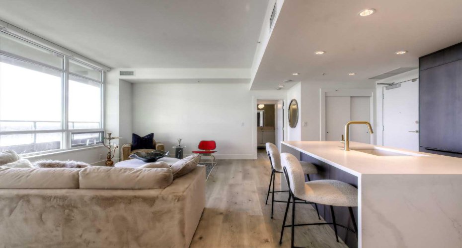 46 9 Street, Calgary, Alberta T2E 7Y1, 2 Bedrooms Bedrooms, ,3 BathroomsBathrooms,Residential,For Sale,9,A2329367