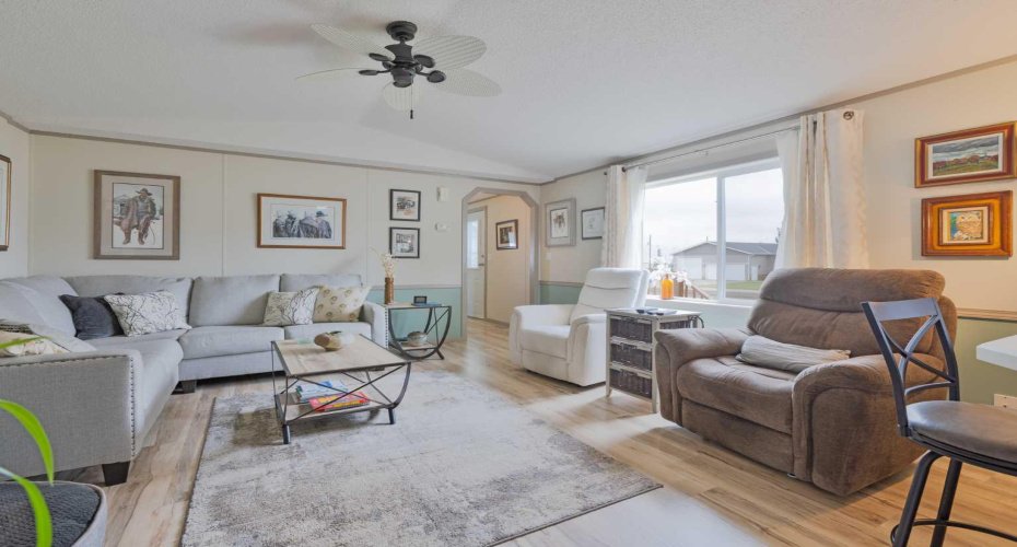 413 1 Avenue, Champion, Alberta T0L 0R0, 3 Bedrooms Bedrooms, ,2 BathroomsBathrooms,Residential,For Sale,1,A2329370