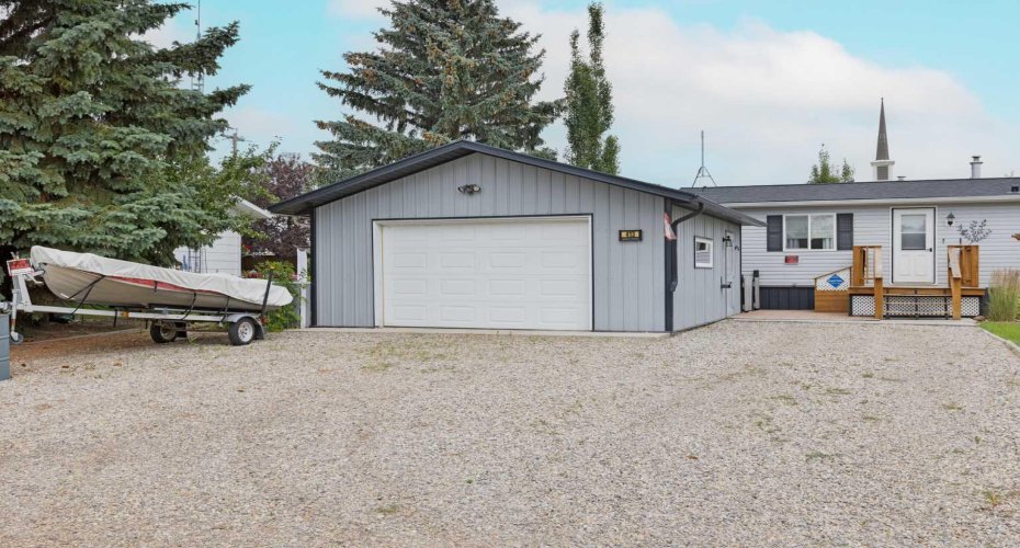 413 1 Avenue, Champion, Alberta T0L 0R0, 3 Bedrooms Bedrooms, ,2 BathroomsBathrooms,Residential,For Sale,1,A2329370