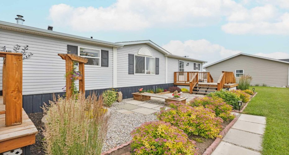 413 1 Avenue, Champion, Alberta T0L 0R0, 3 Bedrooms Bedrooms, ,2 BathroomsBathrooms,Residential,For Sale,1,A2329370