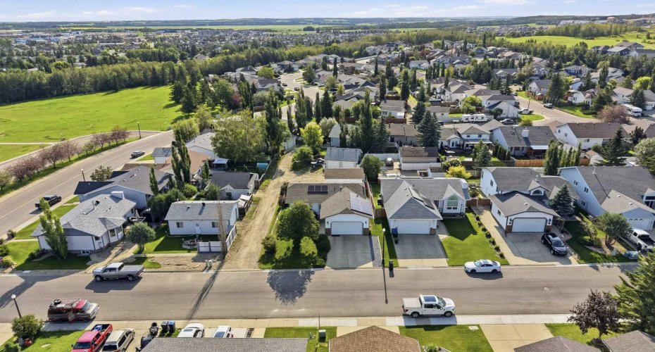 31 Palmer Close, Sylvan Lake, Alberta T4S 1K3, 5 Bedrooms Bedrooms, ,3 BathroomsBathrooms,Residential,For Sale,Palmer,A2329376