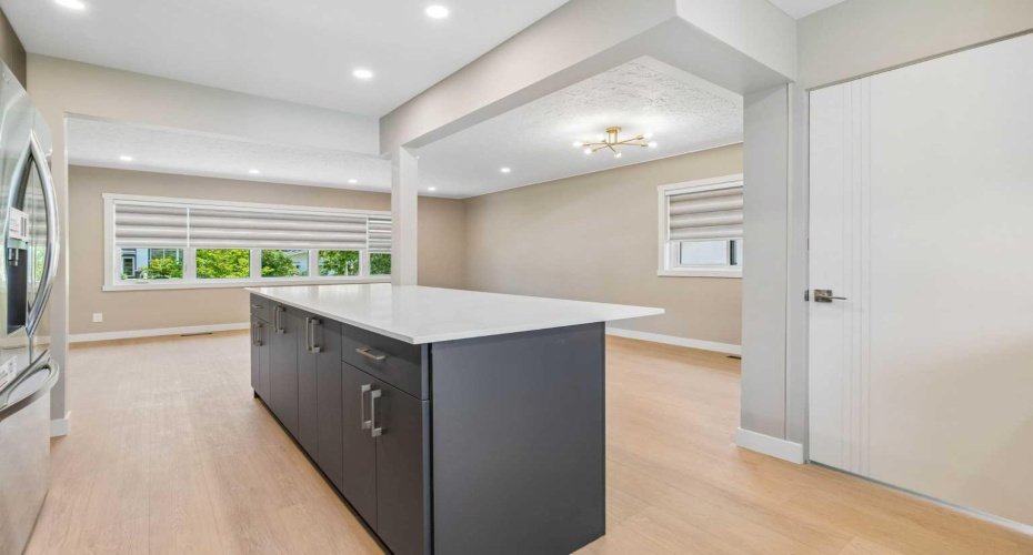 4319 19 Street, Calgary, Alberta T2L 2B8, 4 Bedrooms Bedrooms, ,2 BathroomsBathrooms,Residential,For Sale,19,A2329381