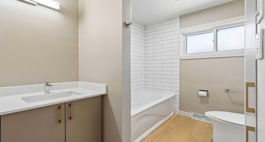 4319 19 Street, Calgary, Alberta T2L 2B8, 4 Bedrooms Bedrooms, ,2 BathroomsBathrooms,Residential,For Sale,19,A2329381