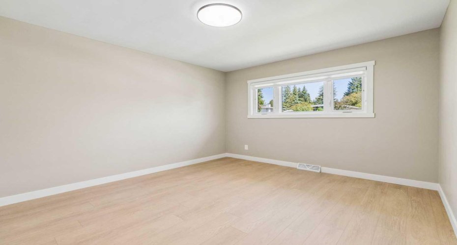 4319 19 Street, Calgary, Alberta T2L 2B8, 4 Bedrooms Bedrooms, ,2 BathroomsBathrooms,Residential,For Sale,19,A2329381