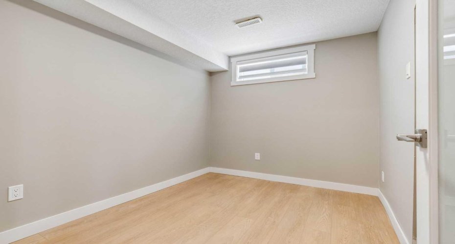 4319 19 Street, Calgary, Alberta T2L 2B8, 4 Bedrooms Bedrooms, ,2 BathroomsBathrooms,Residential,For Sale,19,A2329381