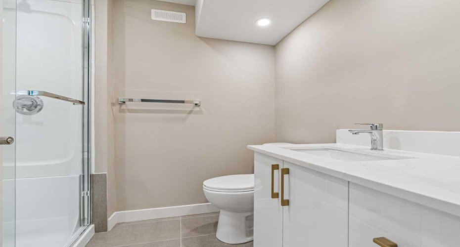 4319 19 Street, Calgary, Alberta T2L 2B8, 4 Bedrooms Bedrooms, ,2 BathroomsBathrooms,Residential,For Sale,19,A2329381