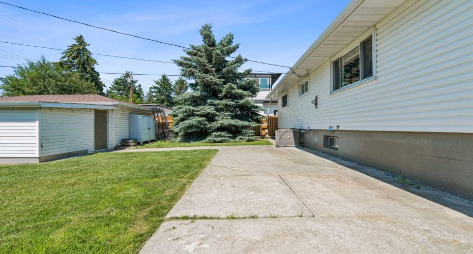4319 19 Street, Calgary, Alberta T2L 2B8, 4 Bedrooms Bedrooms, ,2 BathroomsBathrooms,Residential,For Sale,19,A2329381