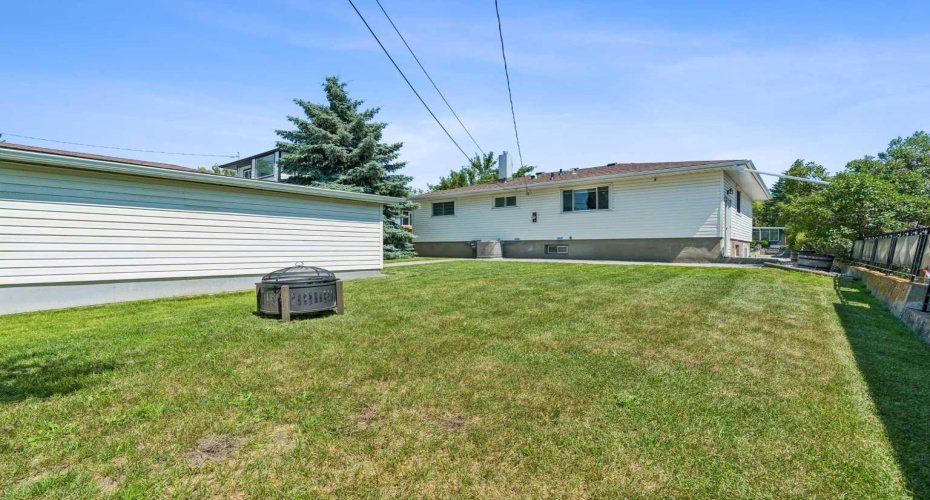 4319 19 Street, Calgary, Alberta T2L 2B8, 4 Bedrooms Bedrooms, ,2 BathroomsBathrooms,Residential,For Sale,19,A2329381