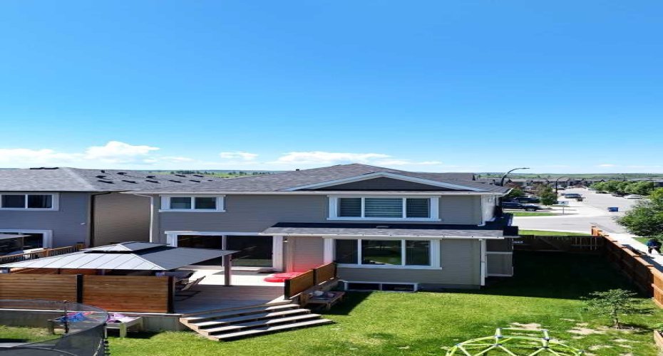 225 Buckskin Way, Cochrane, Alberta T4C 2R7, 3 Bedrooms Bedrooms, ,3 BathroomsBathrooms,Residential,For Sale,Buckskin,A2329384