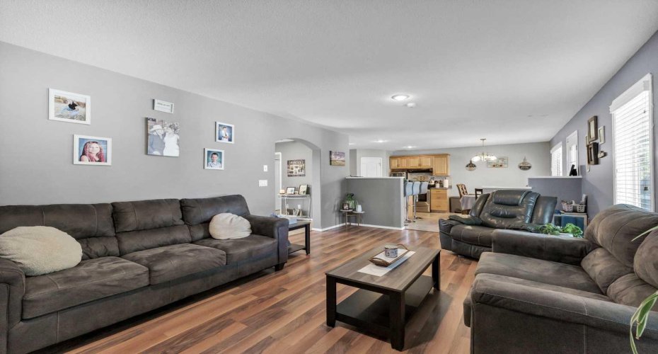 369 Stratton Way, Medicine Hat, Alberta T1B4M9, 4 Bedrooms Bedrooms, ,4 BathroomsBathrooms,Residential,For Sale,Stratton,A2329392