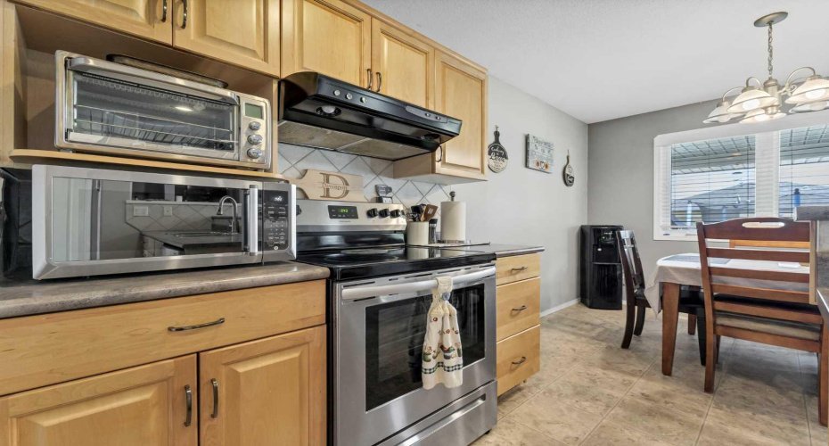 369 Stratton Way, Medicine Hat, Alberta T1B4M9, 4 Bedrooms Bedrooms, ,4 BathroomsBathrooms,Residential,For Sale,Stratton,A2329392